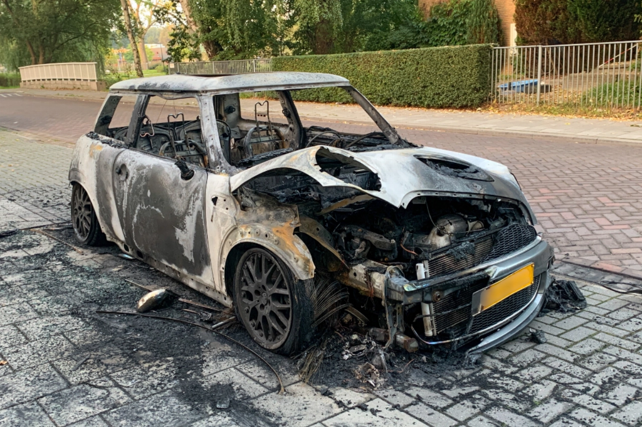 Mini Cooper uitgebrand