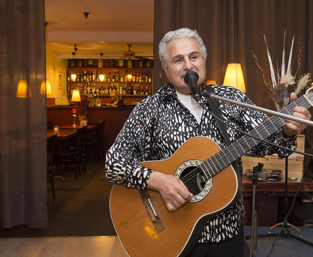 Asher zoekt tekstdichters