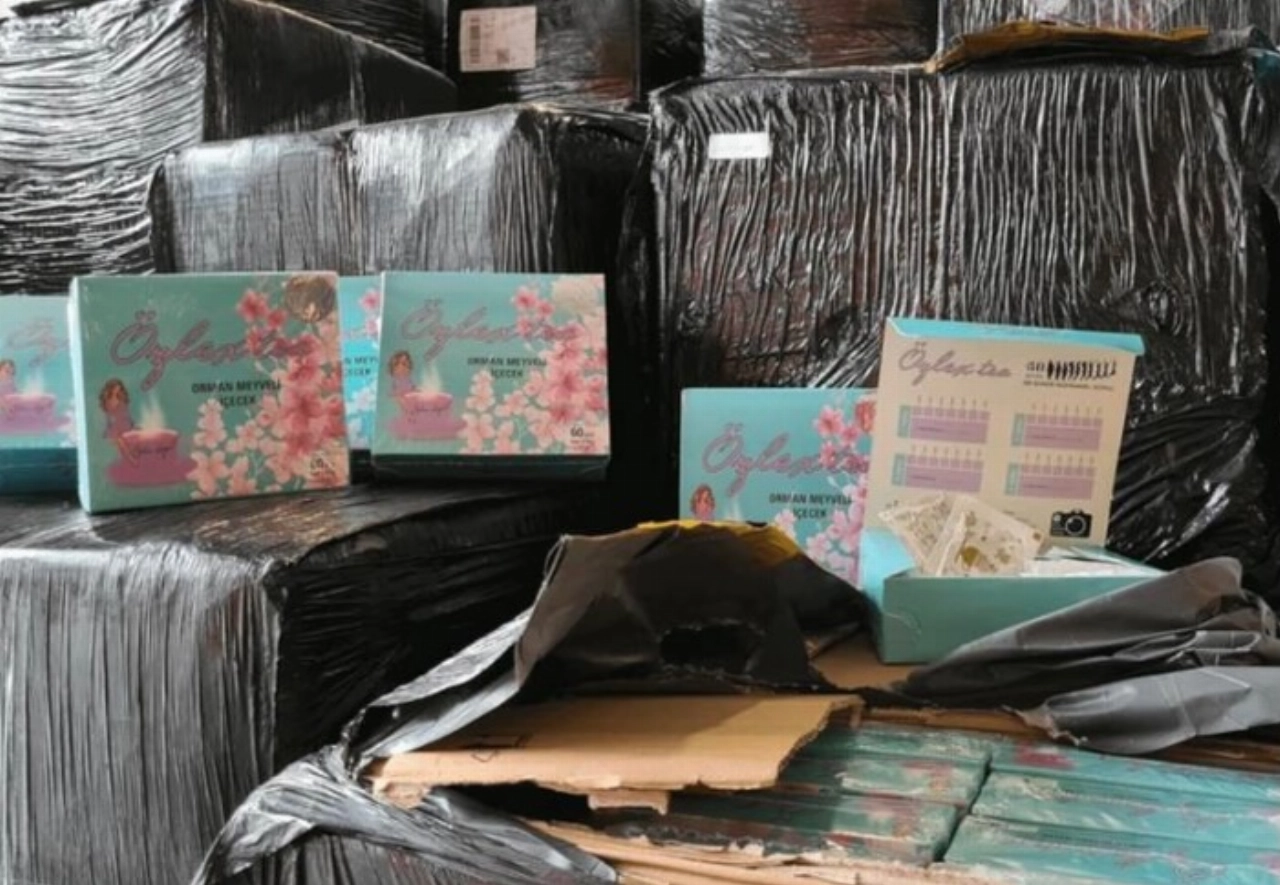 Vrouw vast voor verkopen verboden afslankthee