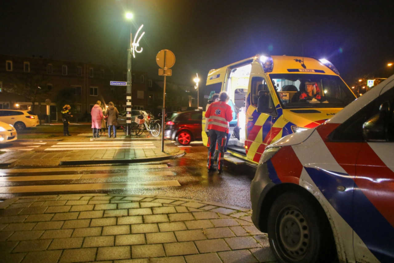 Fietser aangereden door auto