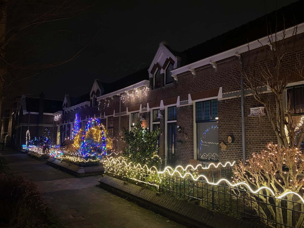 Een gelukkig, vertrouwd, warm en vriendelijk 2025 gewenst