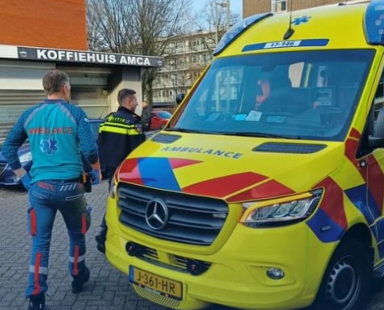 Vrouw onwel geworden, of...?