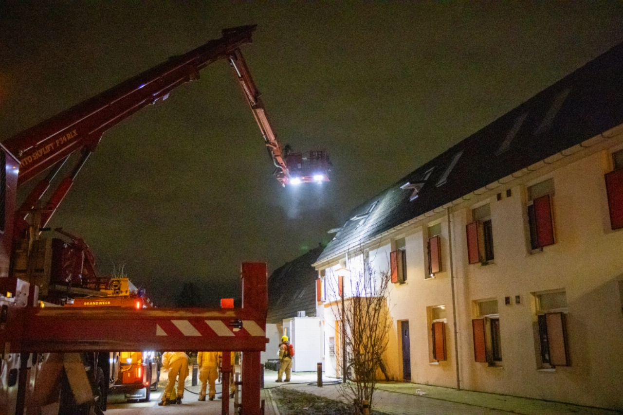 Man loopt brandwonden op bij keukenbrand