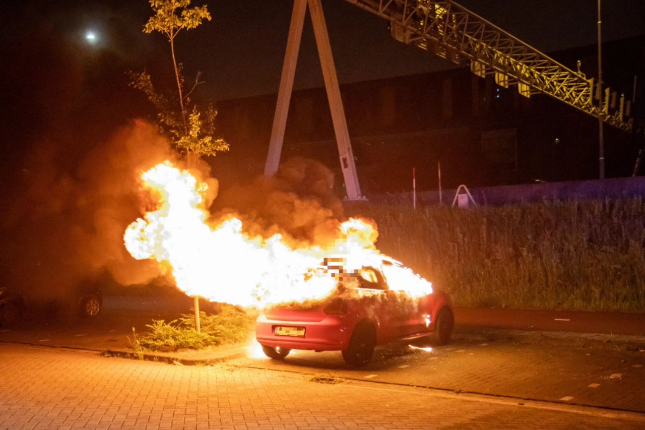 Auto brandt uit