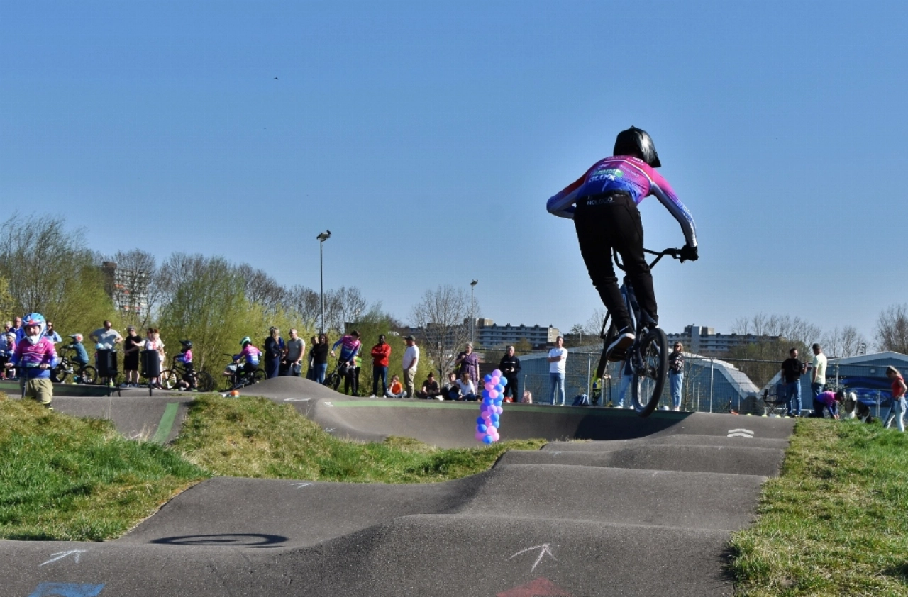 Pumptrackfietsen kan nu ook in Schiedam in vereniging