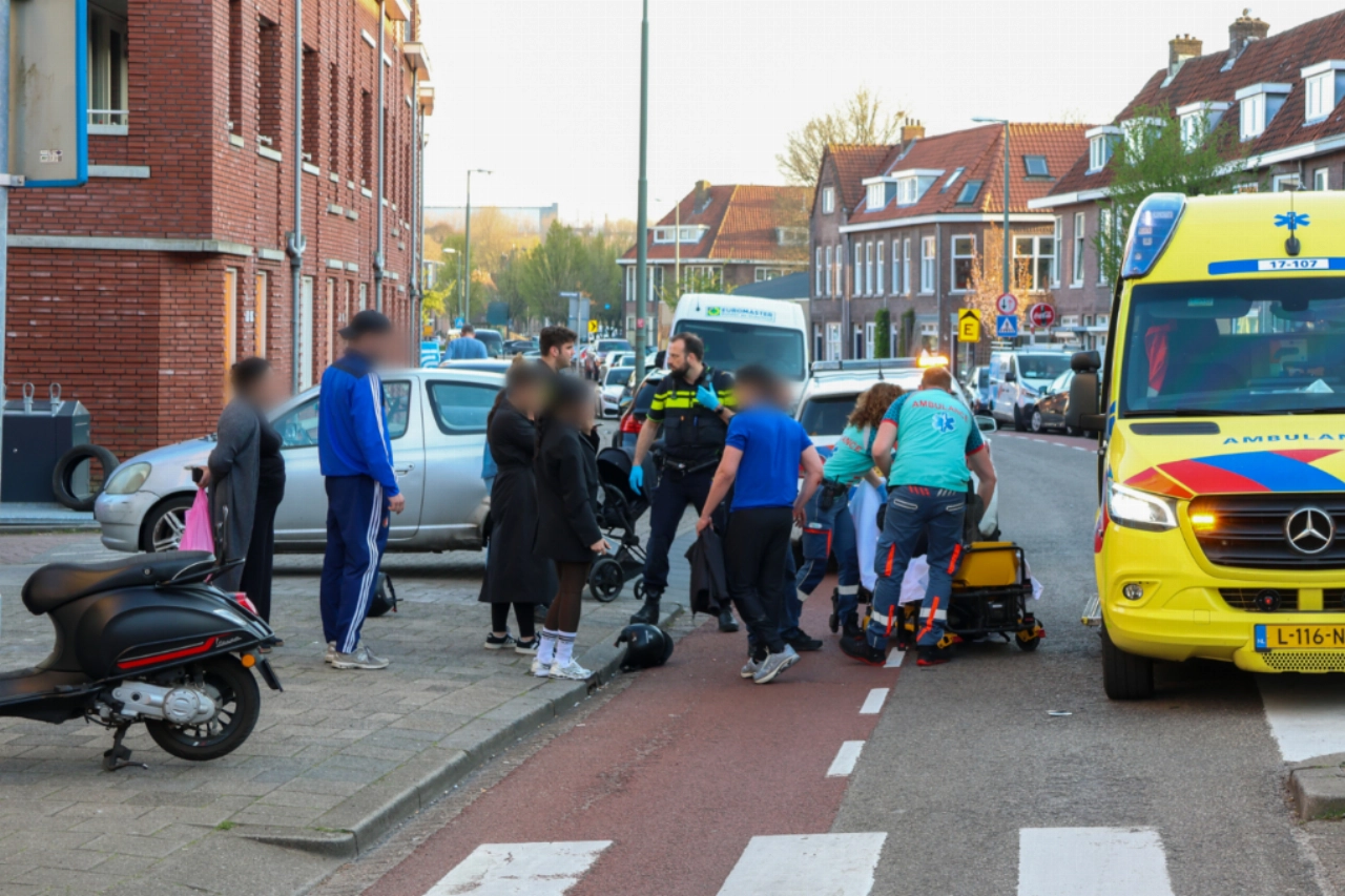 Gewond na aanrijding op scooter