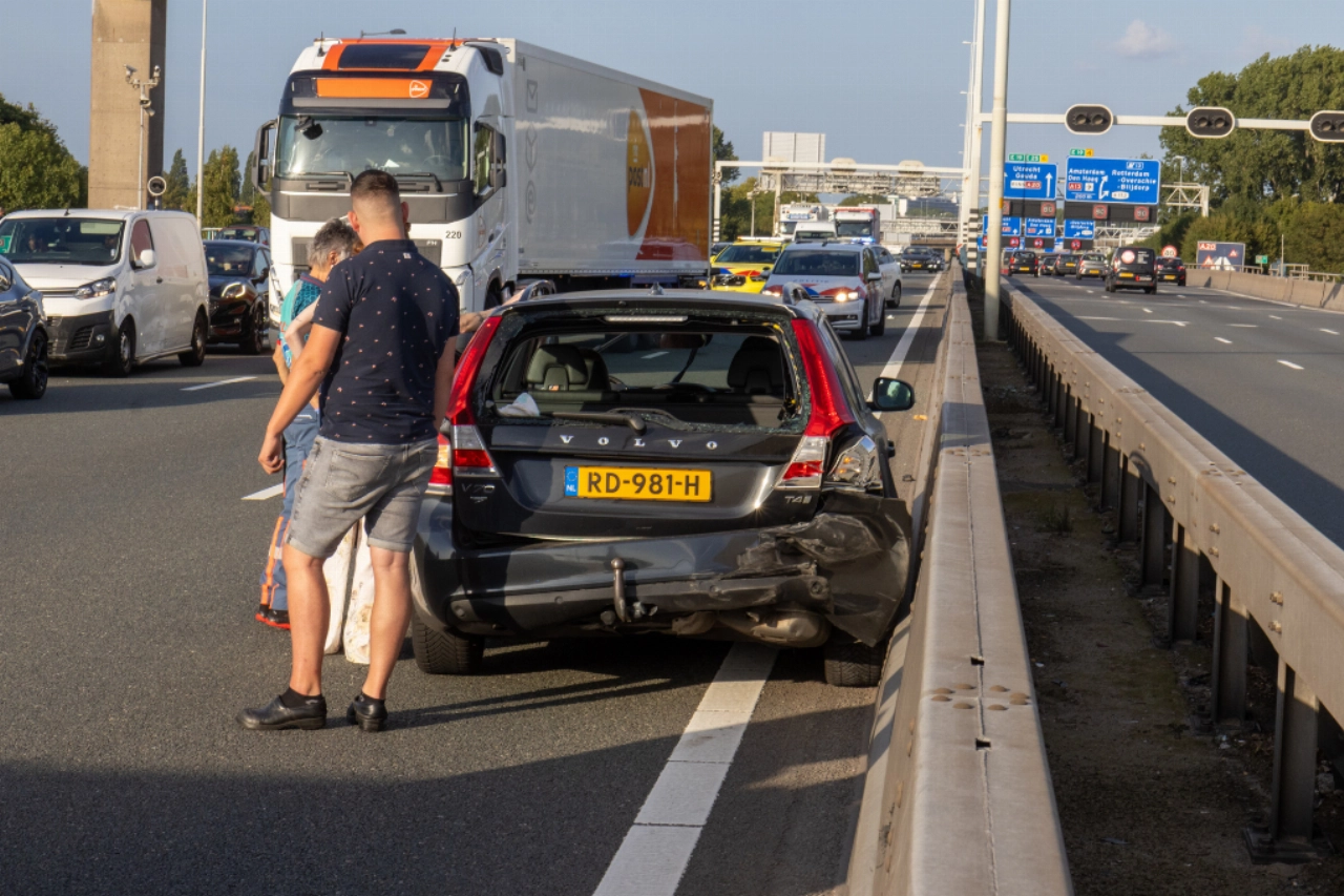 A20 afgesloten na aanrijding