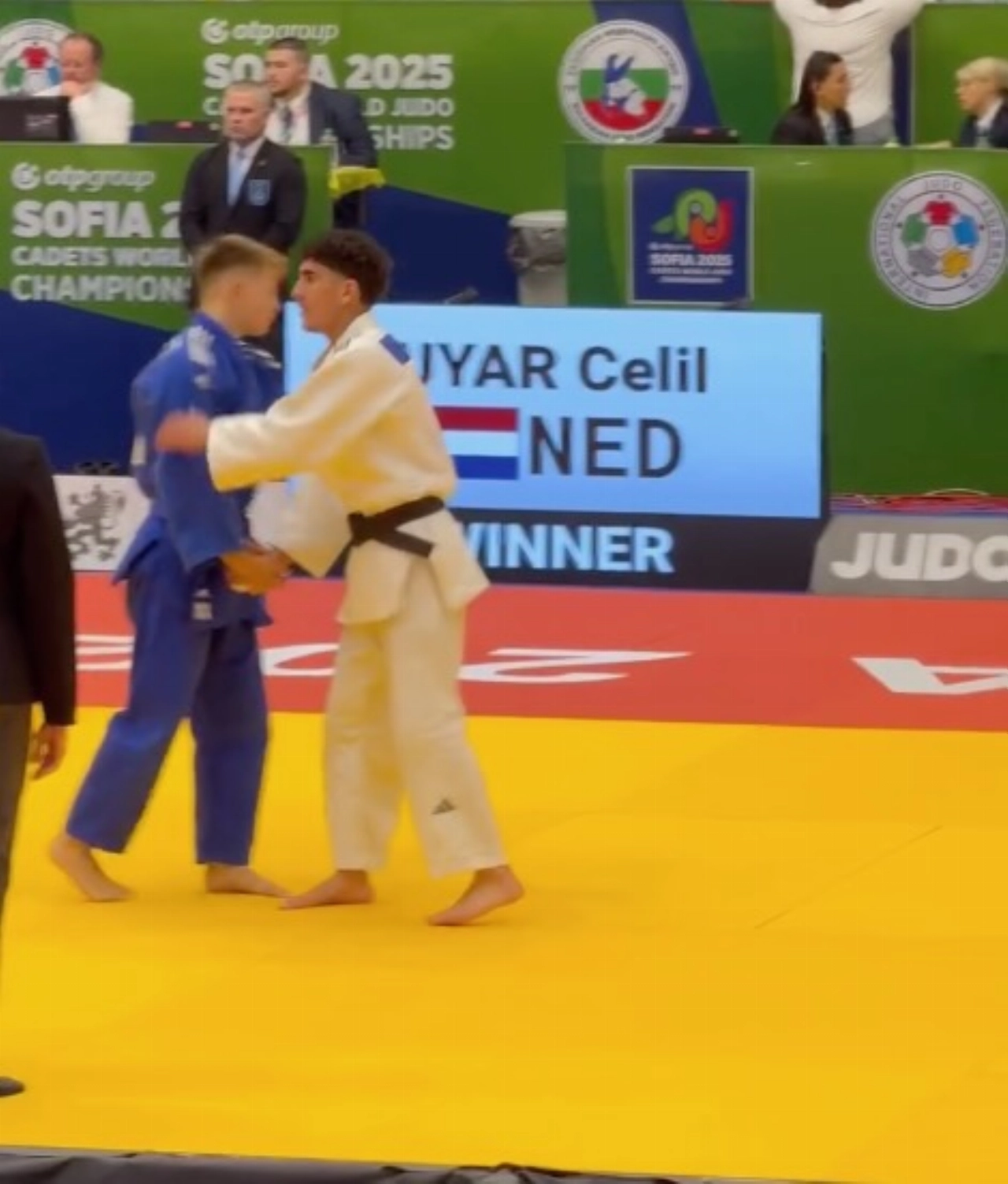 Celil Uyar verkoopt huid duur op WK