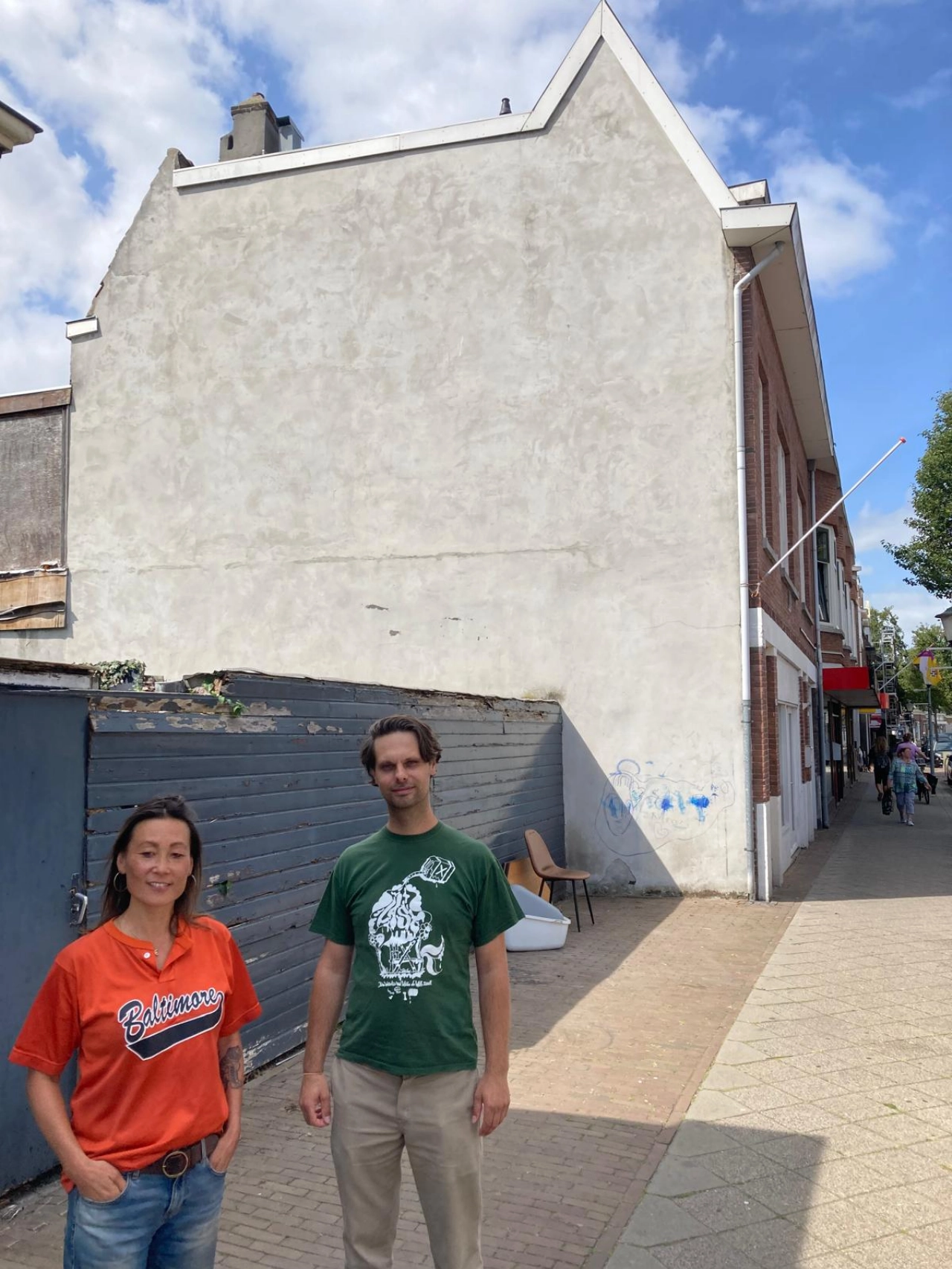 Muurschildering in Groenelaan typeert de wijk naar eigen wens