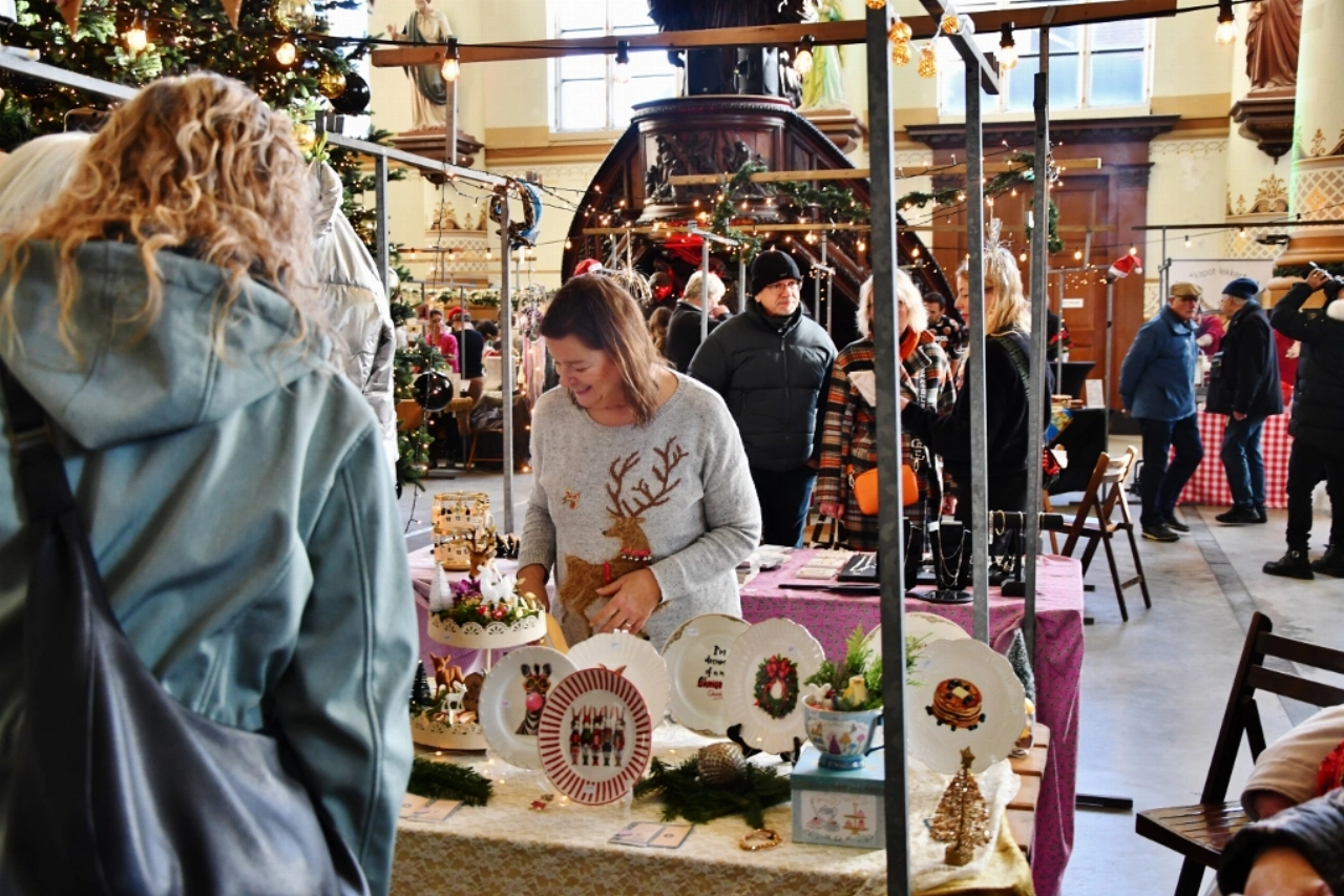 Schiedammers slaan slag op kerstmarkt