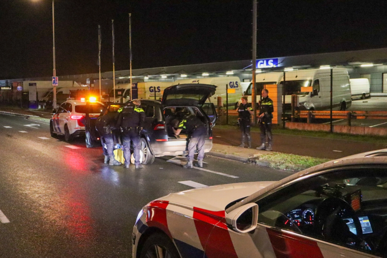 Auto stilgezet na vuurwapenmelding