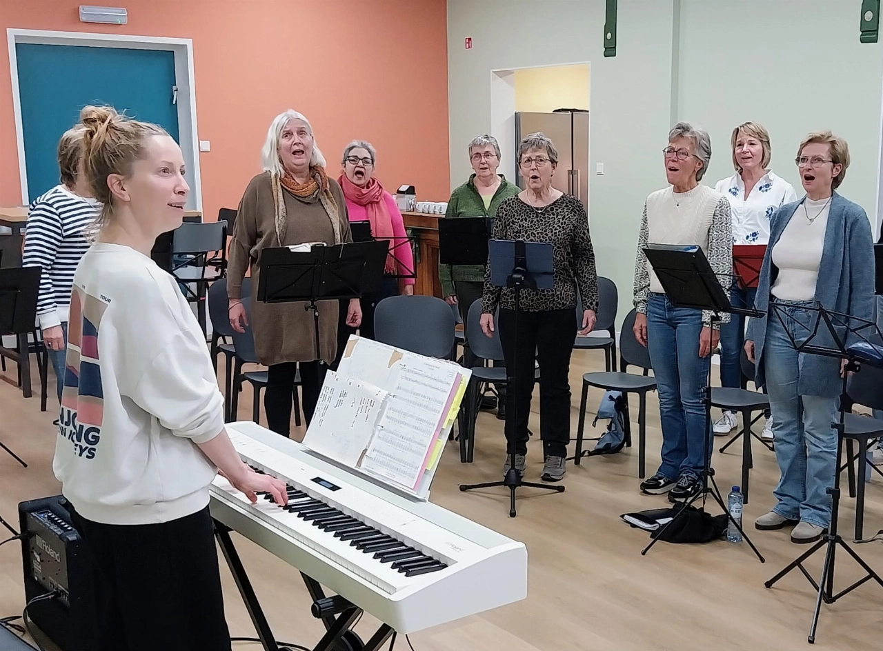 Promskoor heeft met Nele Mennes nieuwe muzikaal leider