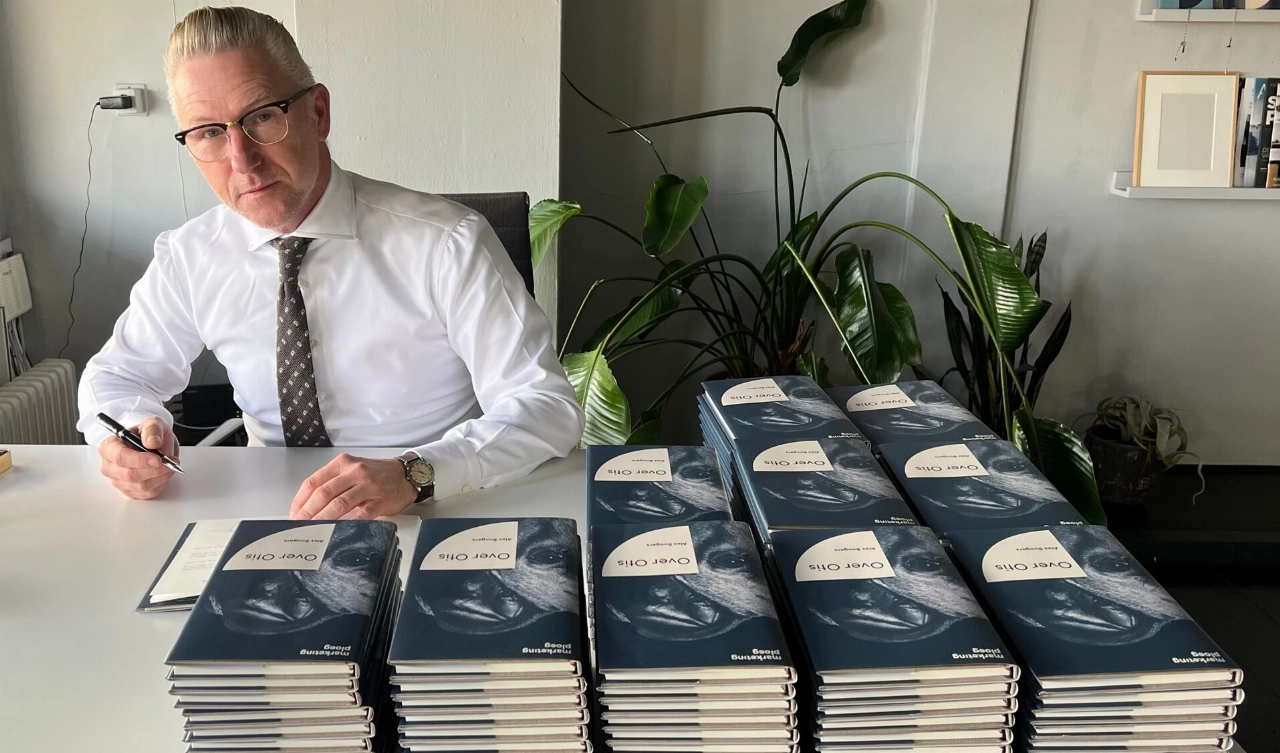 Alex Boogers presenteert novelle in Schiedam