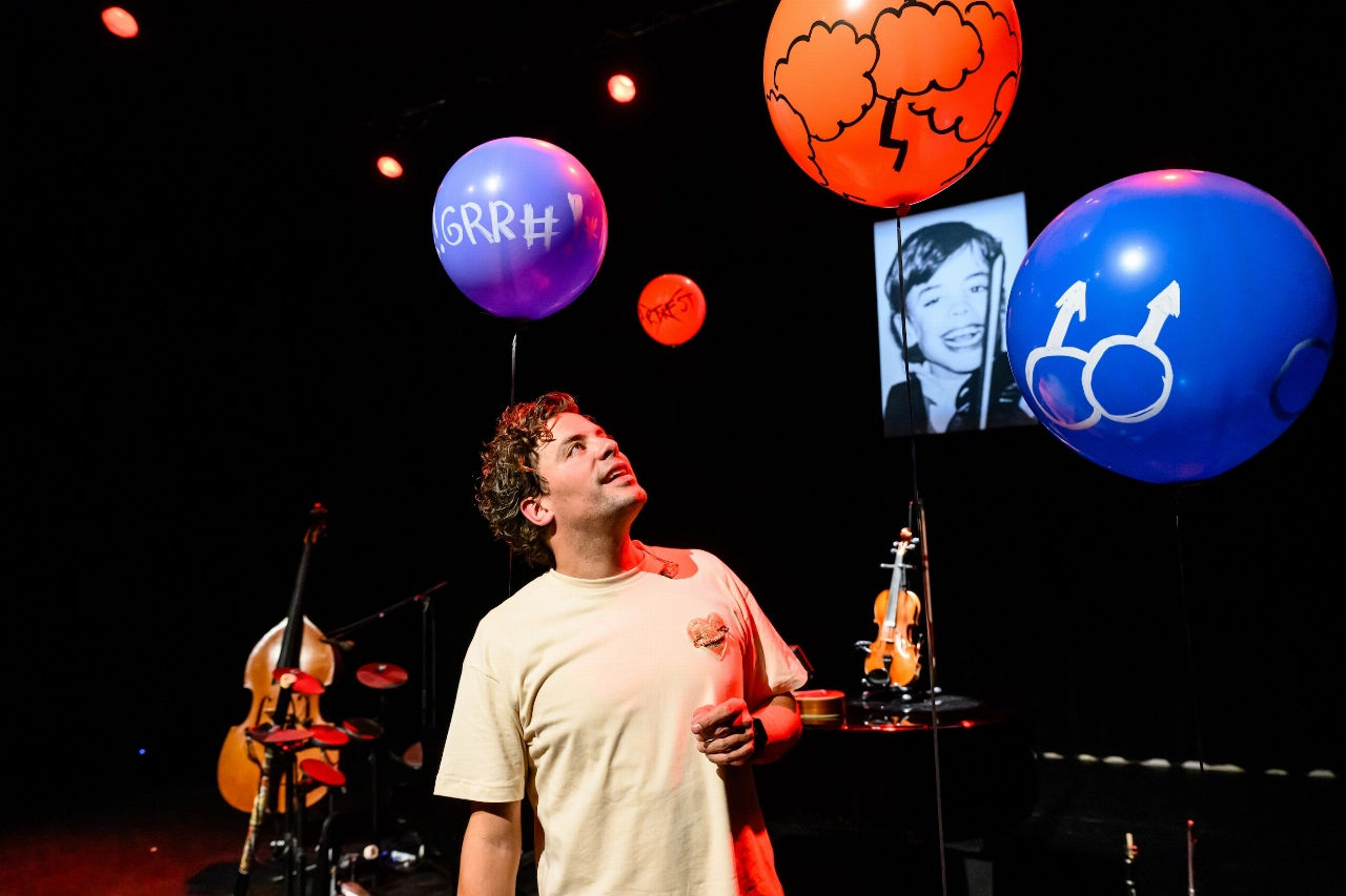 Diederick Ensink gaat de strijd aan met zijn instrumenten