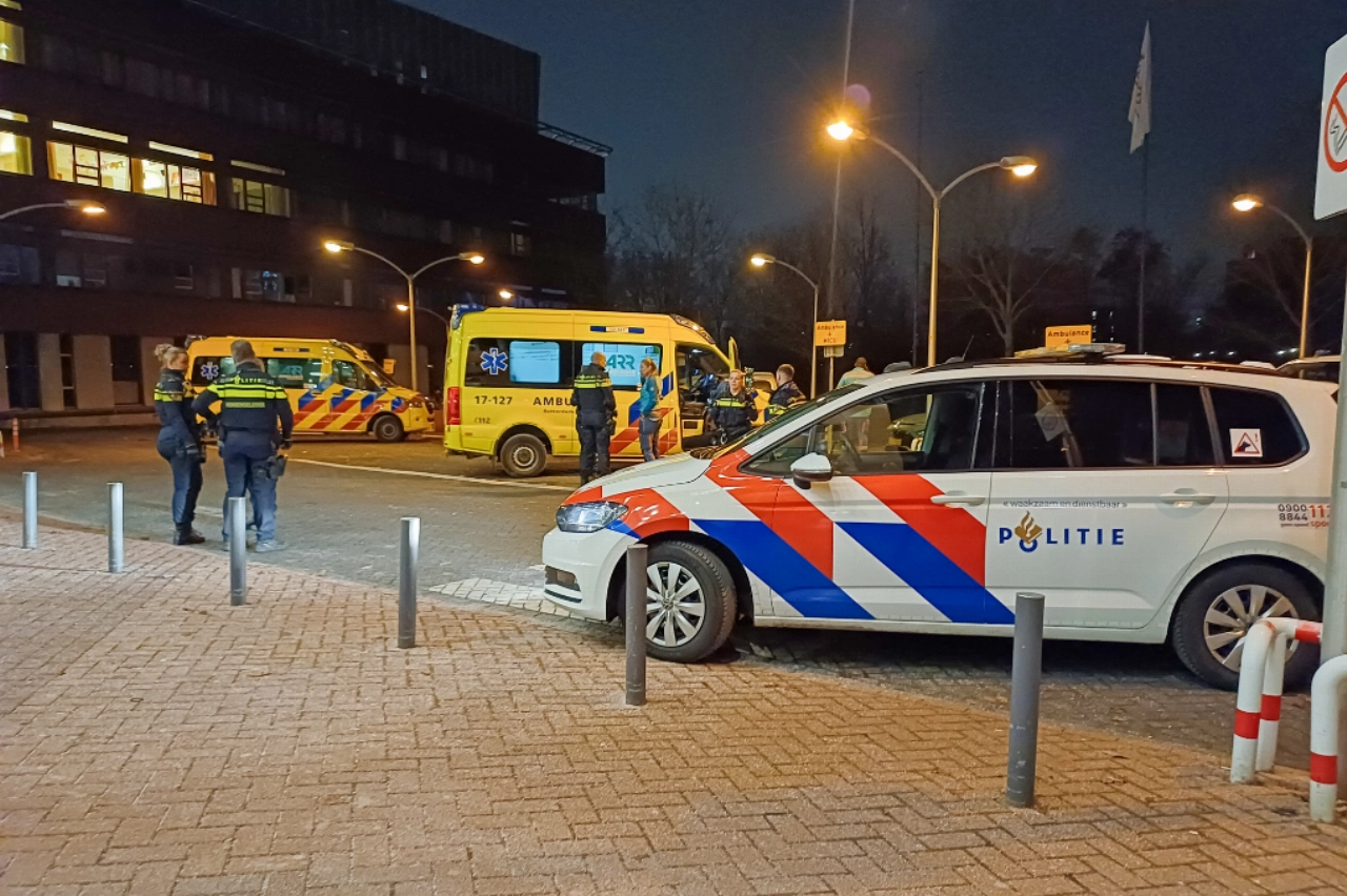 Man aangehouden na bedreigen ambulancepersoneel