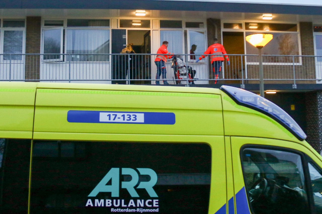 Schiedamse naar ziekenhuis na 'vlam in de pan'