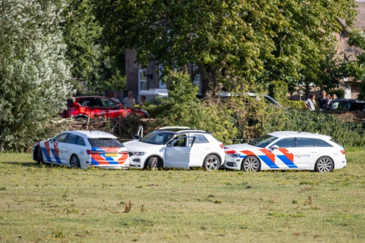 Politie schiet op Schiedammer die inreed op agenten