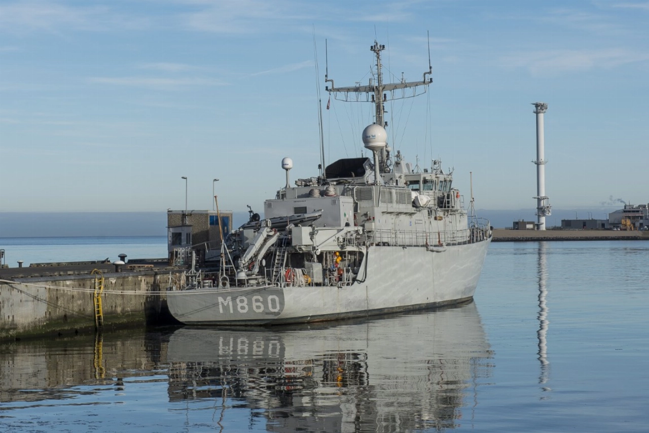 Mijnenjager Zr.Ms. Schiedam en Marine Roadshow in Schiedam
