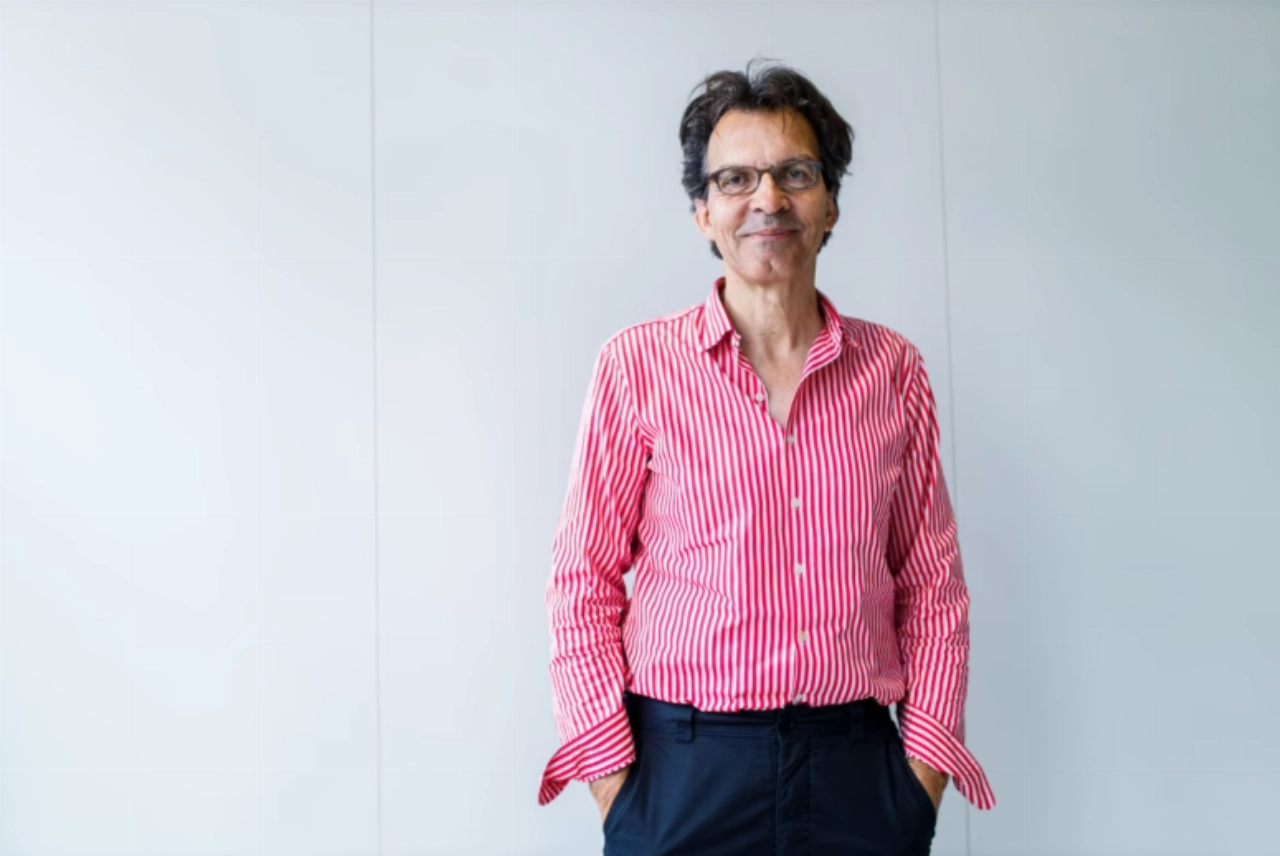 De museumdirecteur en de kunstenaar