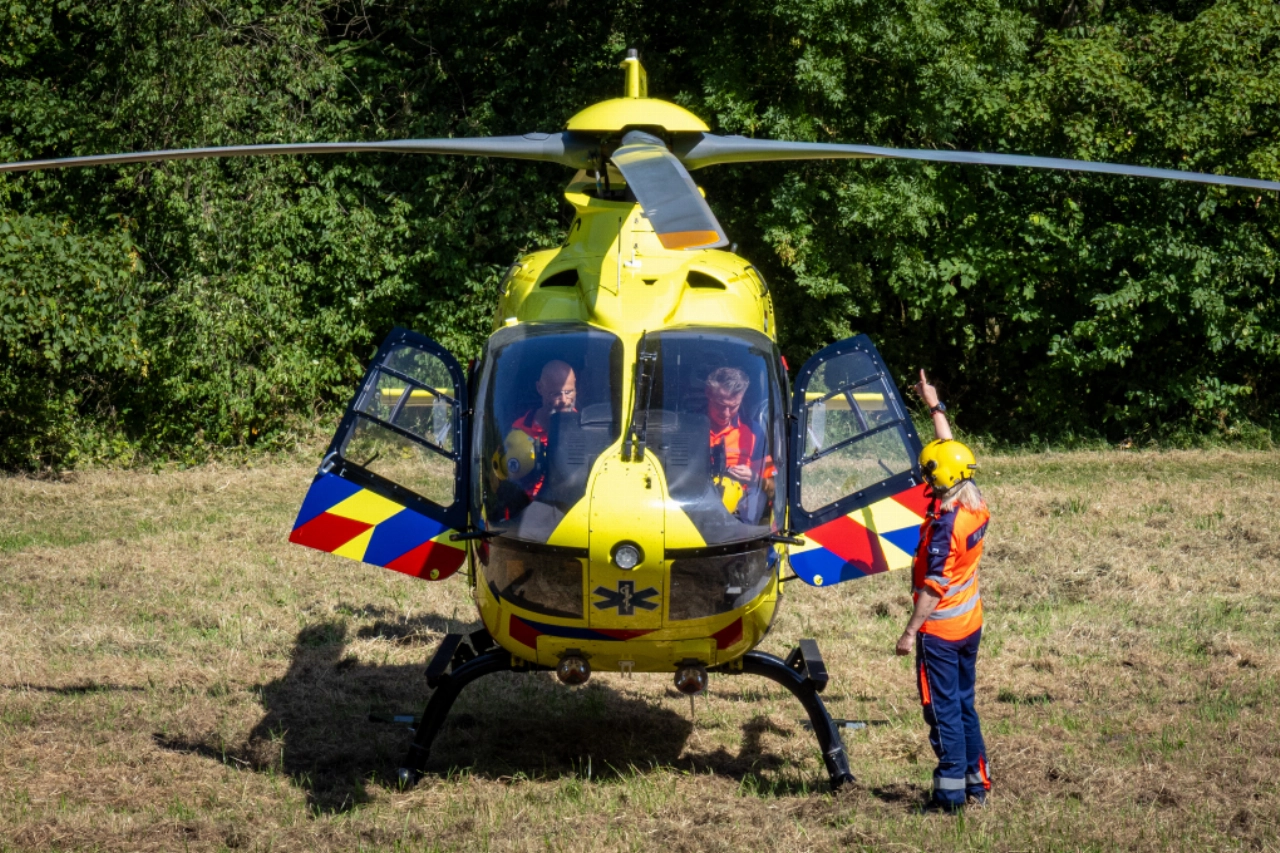 Traumahelikopter voor medische noodsituatie Over de Vesten