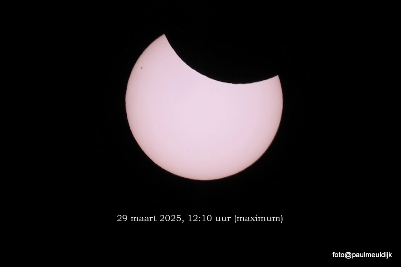 Zonsverduistering door de lens van Paul Meuldijk