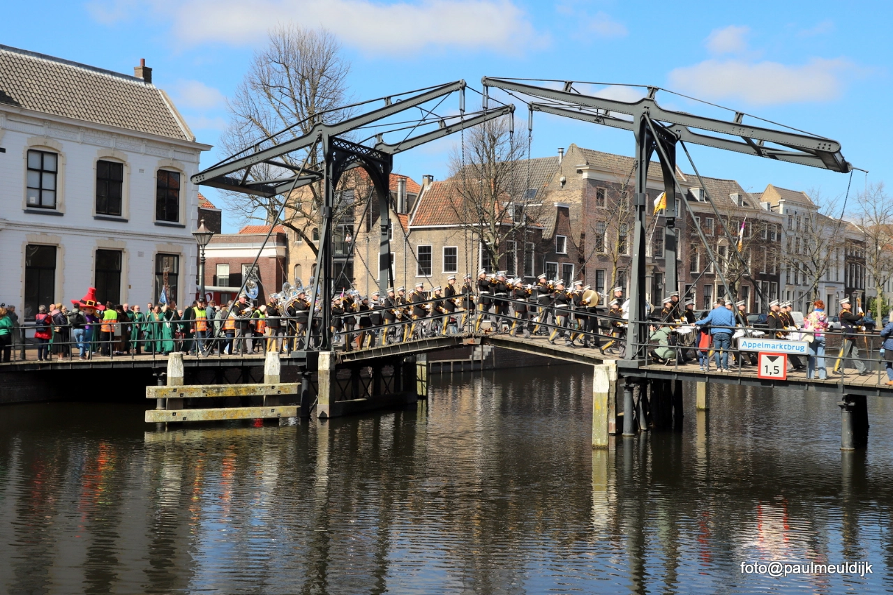 Gildeparade primeur voor Schiedam