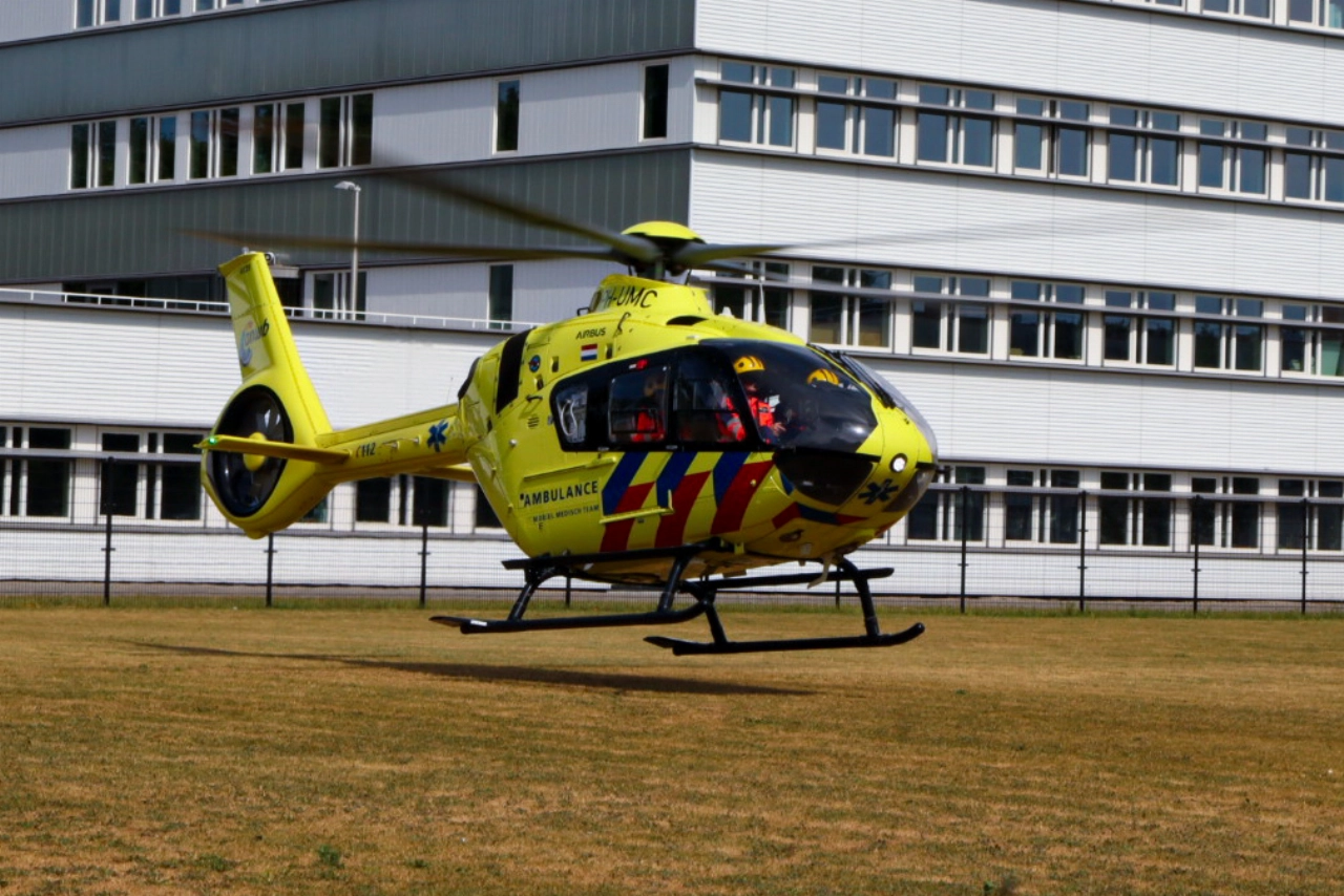 Traumahelikopter landt bij Schravenlant voor noodsituatie