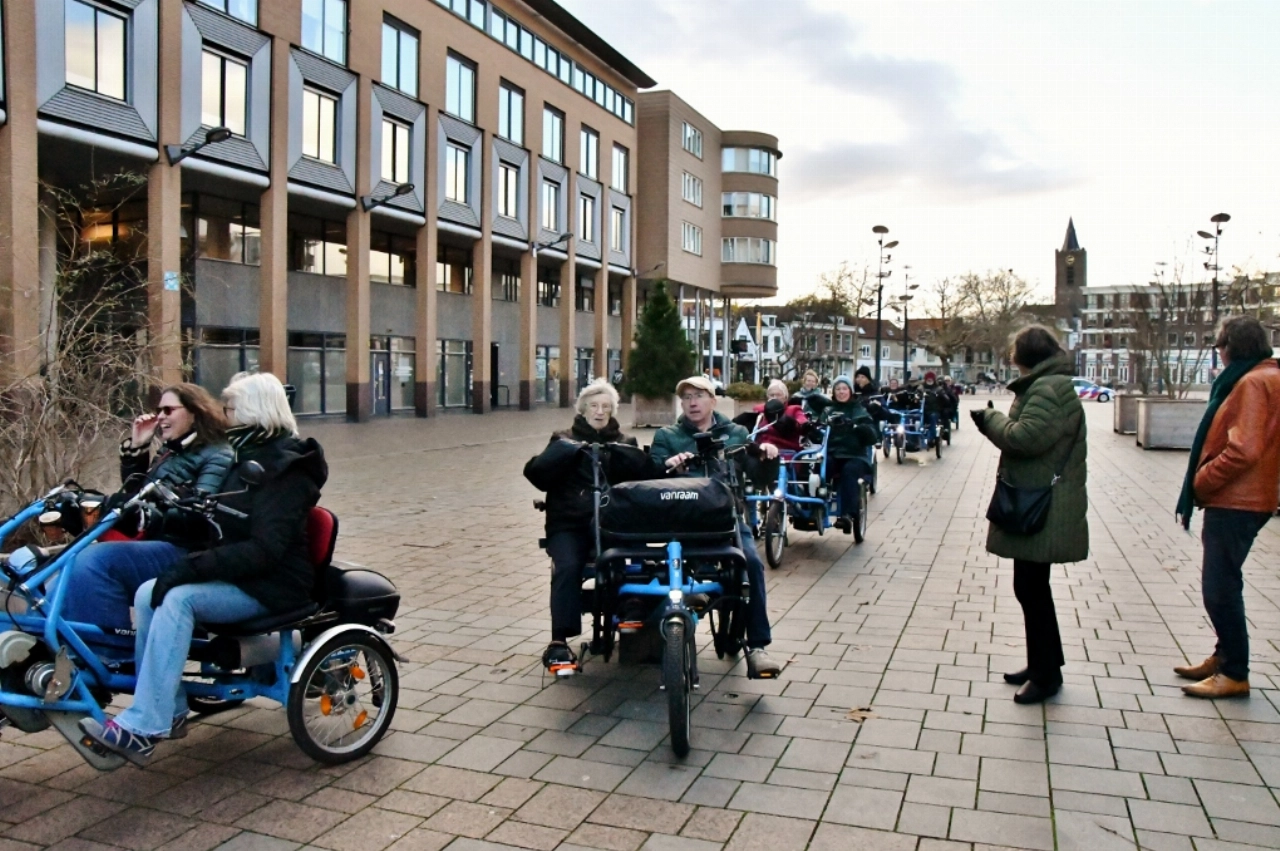 A. de Jong Groep steunt Fietsmaatjes
