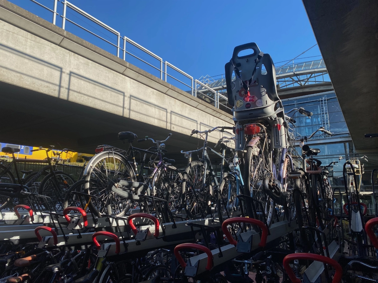 CDA wil bewaking bij fietsenstalling terug