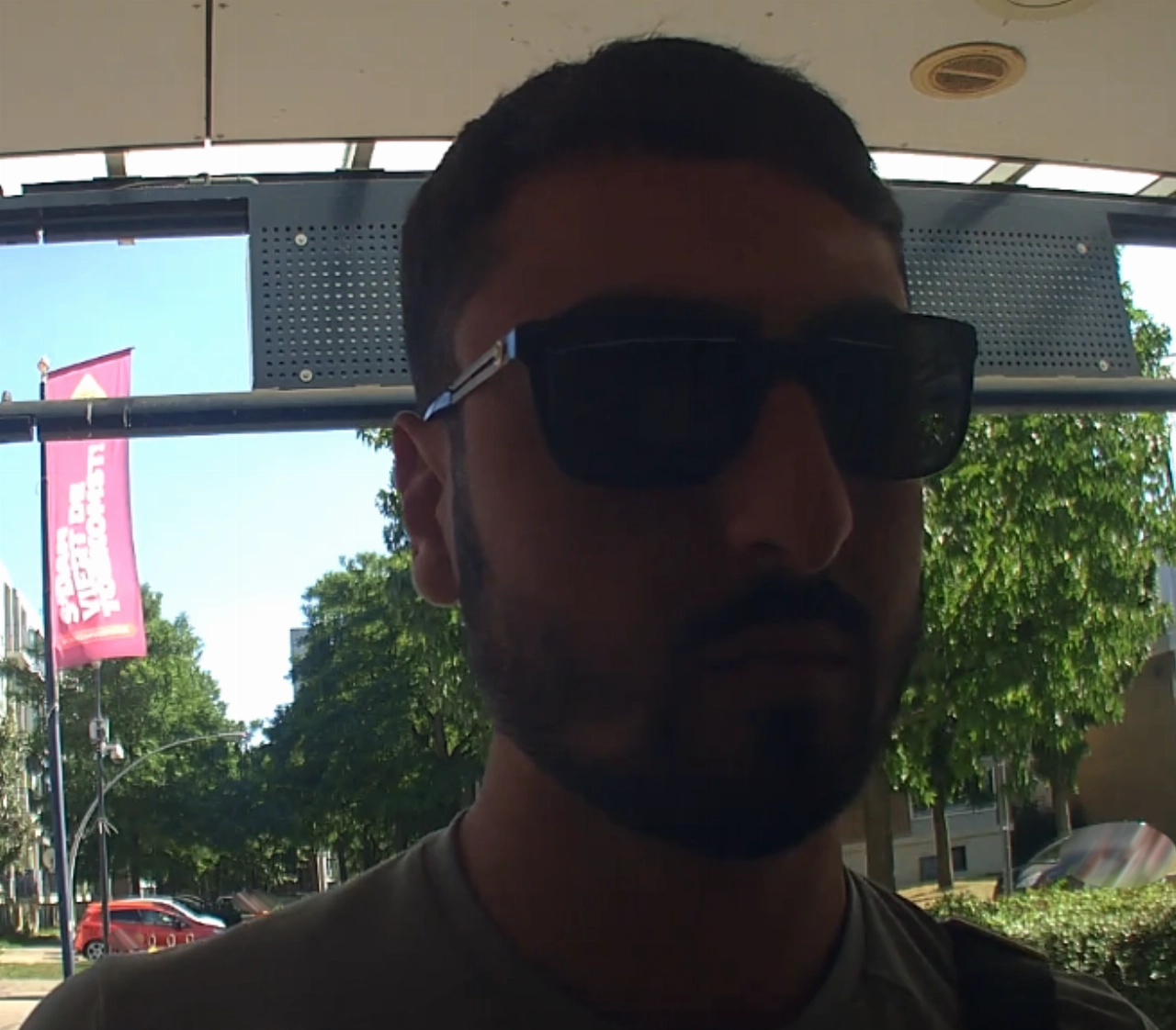 Politie deelt opnieuw beeld van oplichter