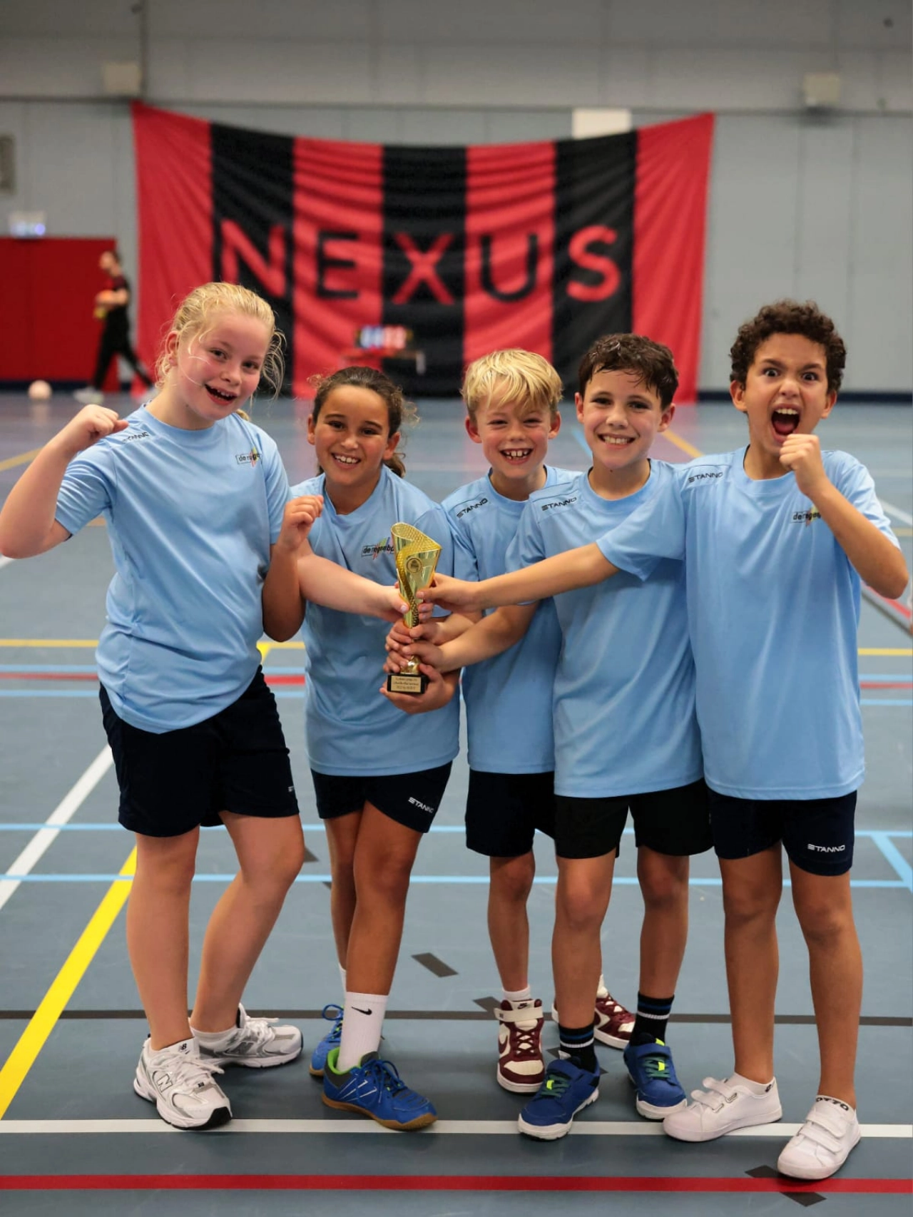 Bernardus en Regenboog winnen schoolkorfbaltoernooi