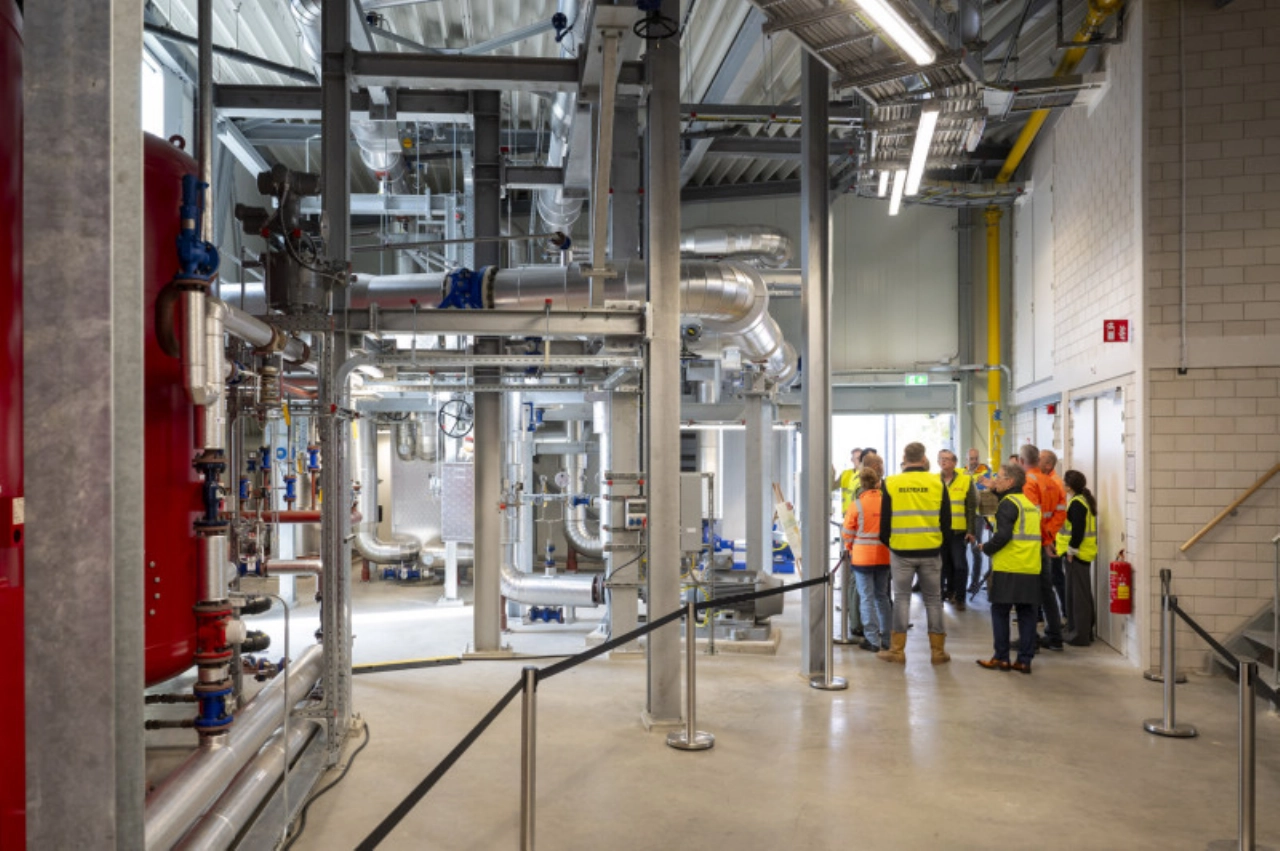 Warmtestation feestelijk in gebruik genomen