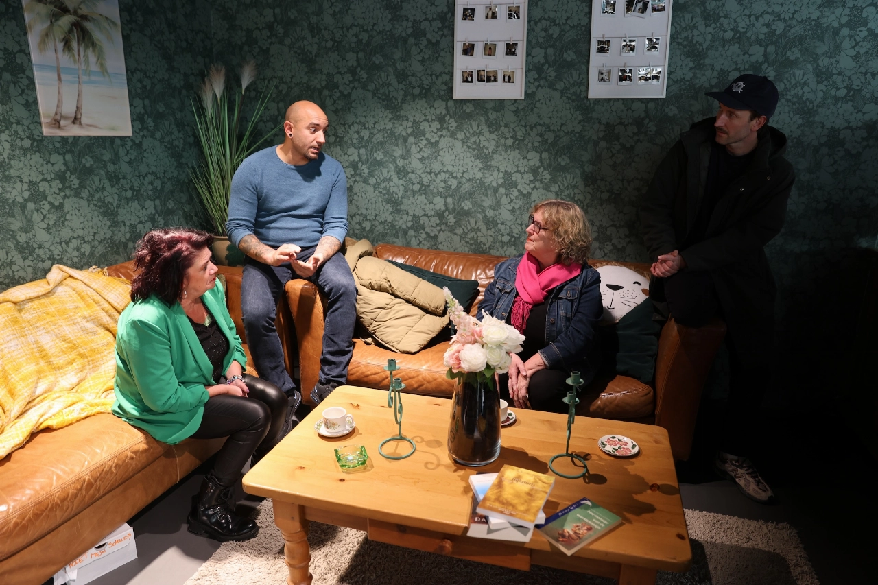 Binnenstebuiten, toont wat 'normaal' niet gezien mag worden