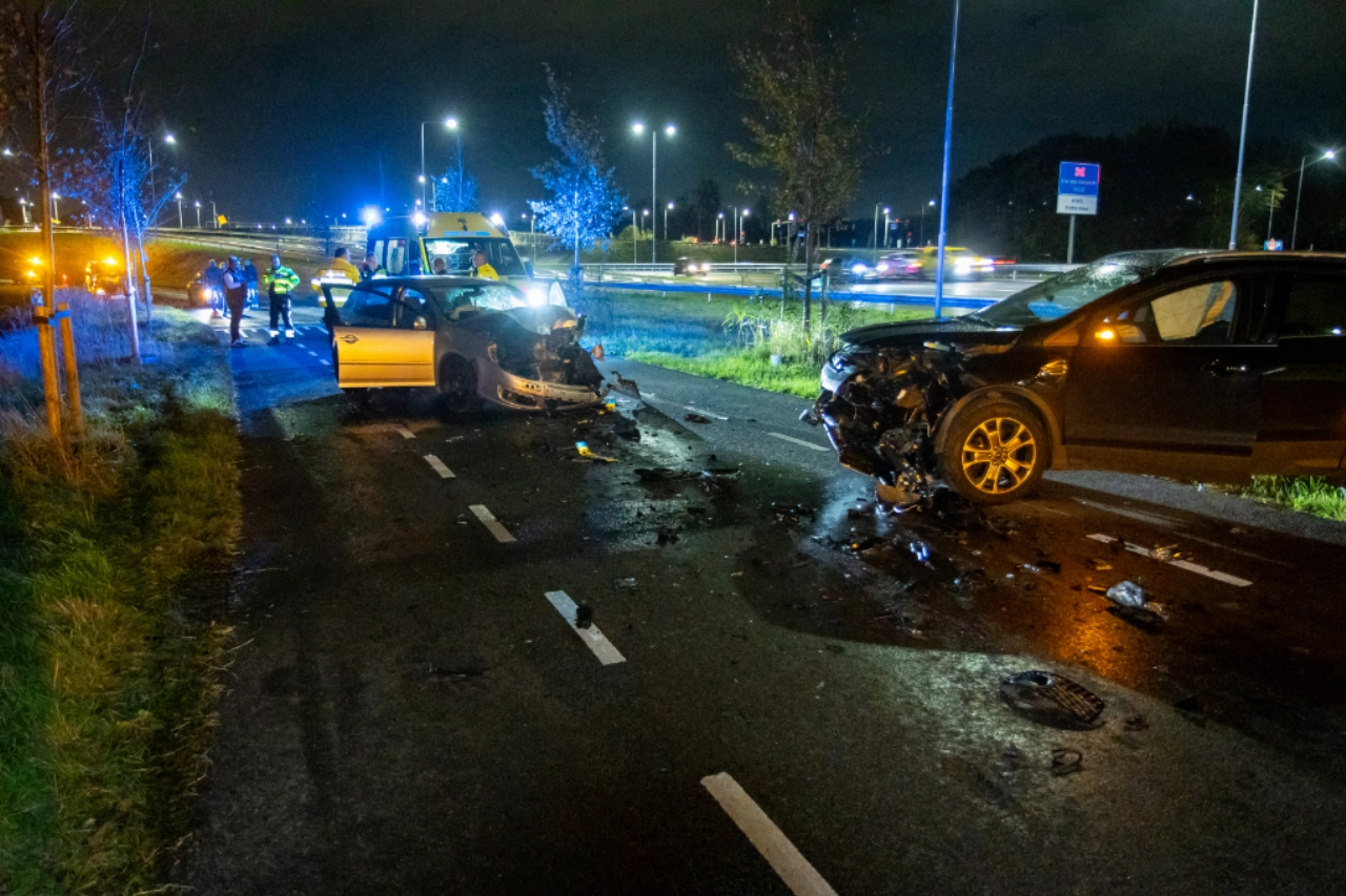 Frontale aanrijding in de polder