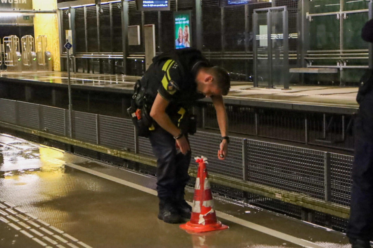 Rijtuig metro beschoten