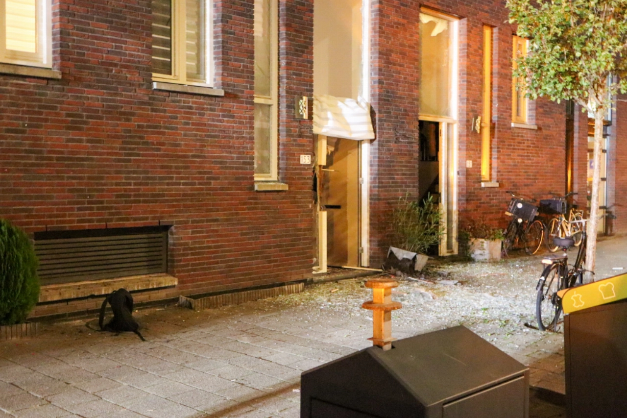 Gevel en deur opgeblazen