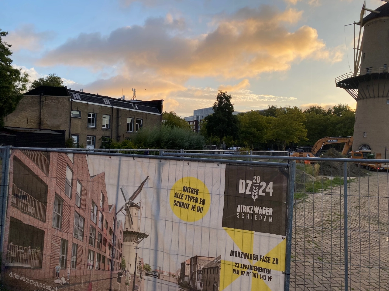 Nieuwe eerste paal op Dirkzwagerterrein