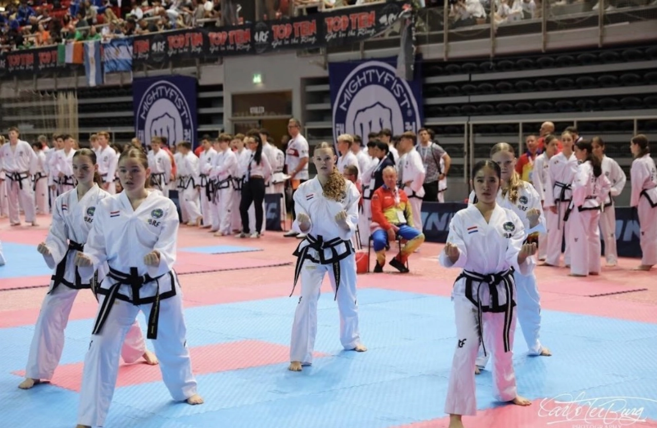 Evie van der Sluis wereldkampioen taekwon-do bij jeugd