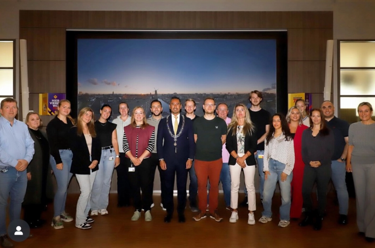 Negentien nieuwe ambtenaren beëdigd