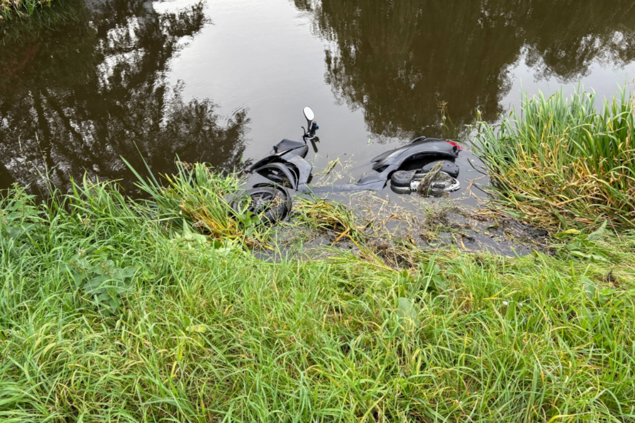 Motorscooter te water