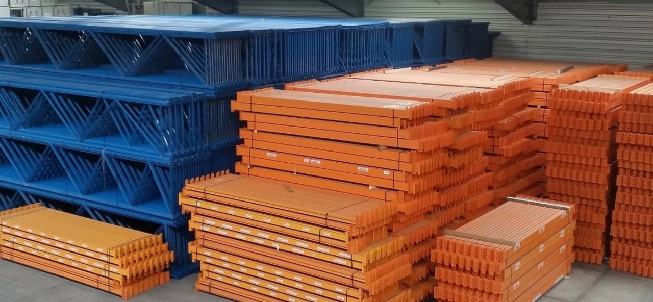 Veiligheidsnormen voor magazijnstellingen: wat je moet weten