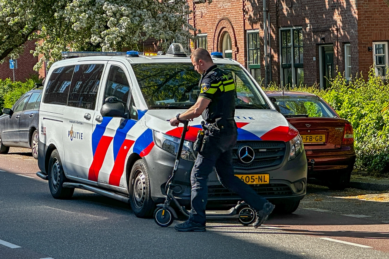 Twee meisjes op elektrische step gewond na aanrijding