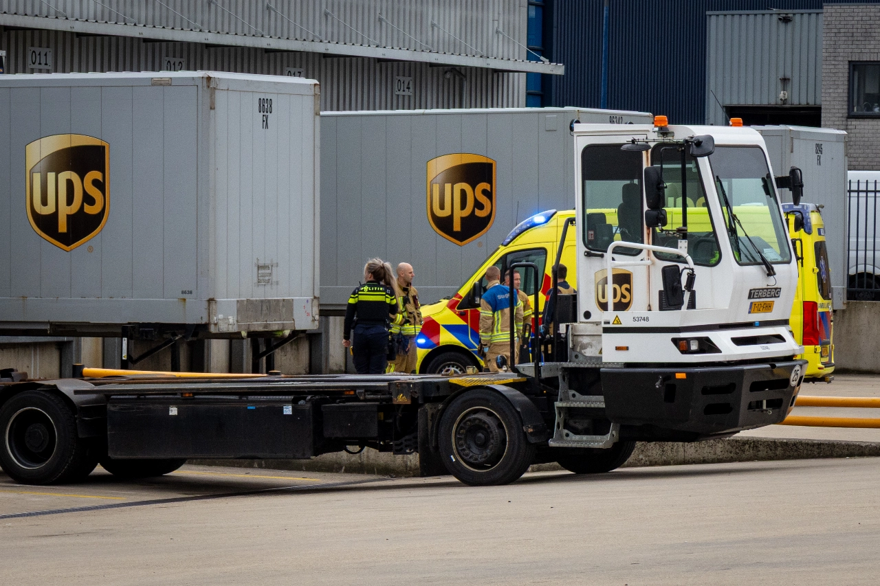 Man bekneld bij bedrijfsongeval