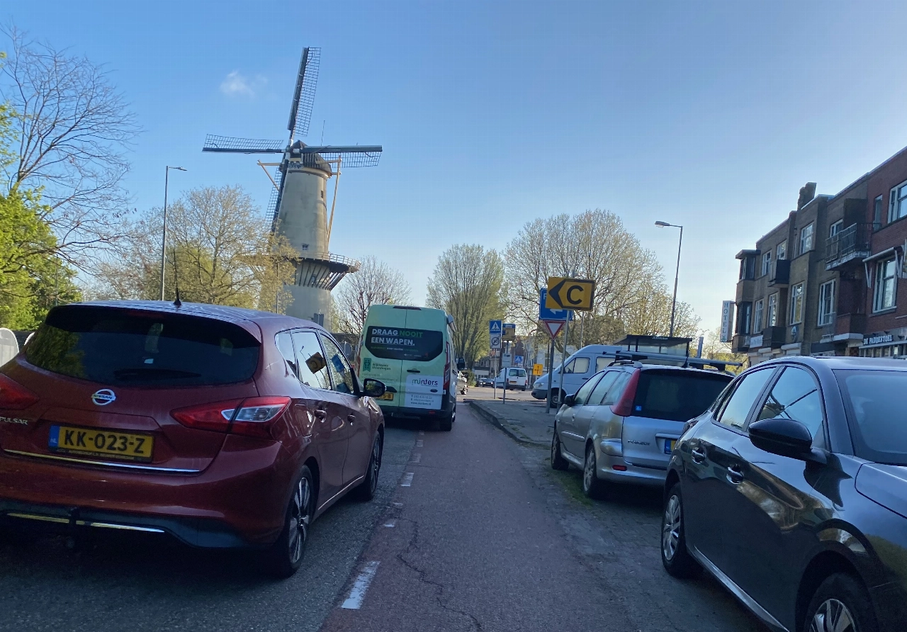 Opvallende boodschap op de weg in Schiedam