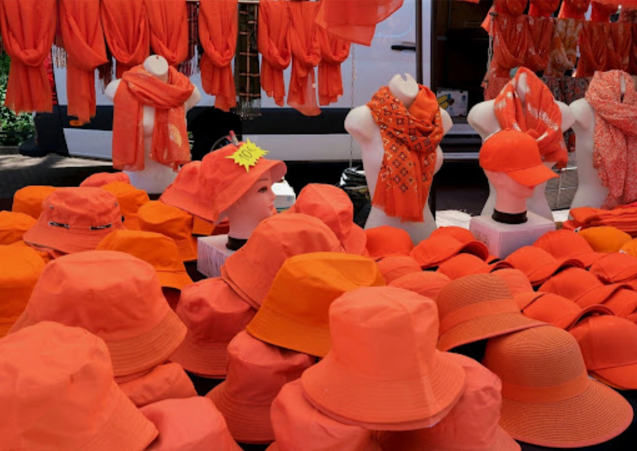 Koningsdag met markten, muziek en oranje gezelligheid