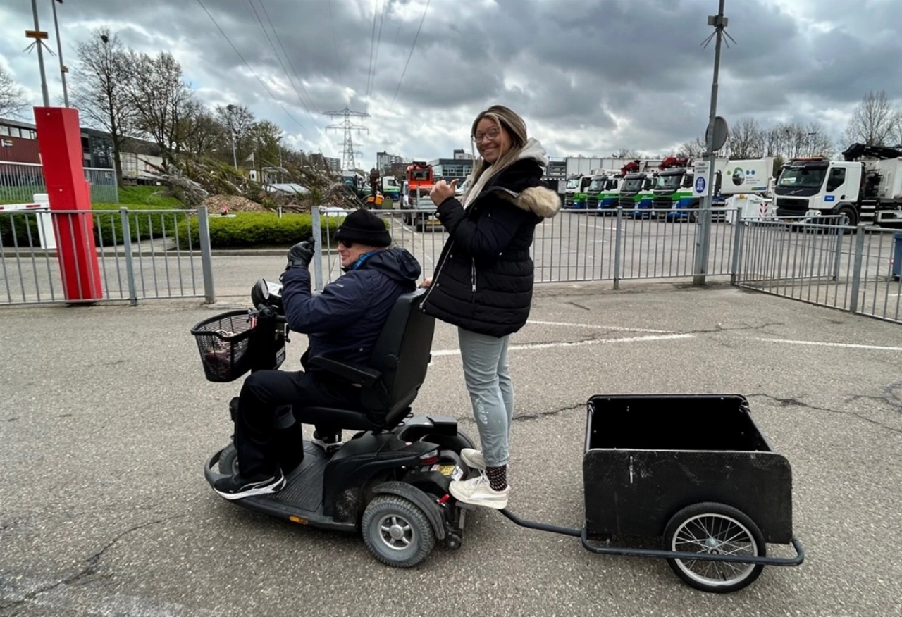 Tip voor mensen met groene vingers met de hand op de knip