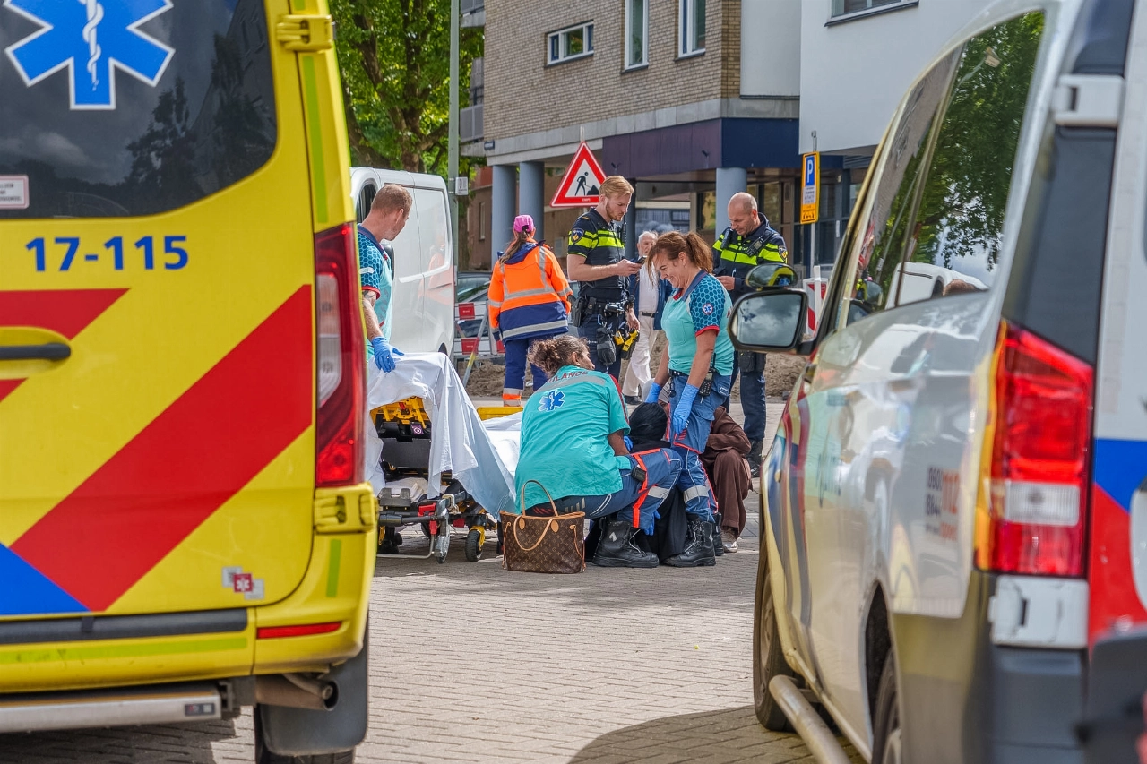 Voetganger aangereden door bestelbusje