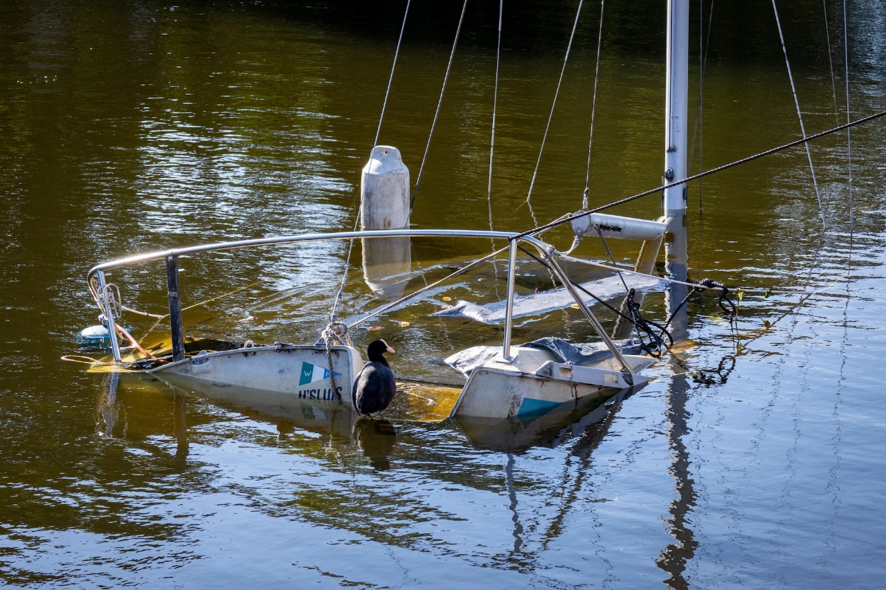 Scheepje praktisch gezonken in Buitenhaven