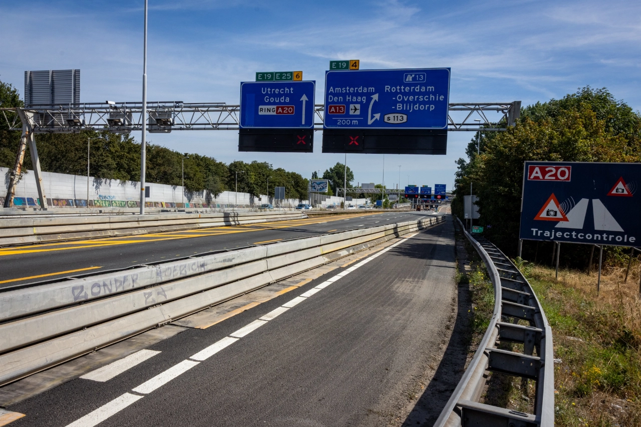 Rijstrook minder op Giessenbrug A20 in beide richtingen