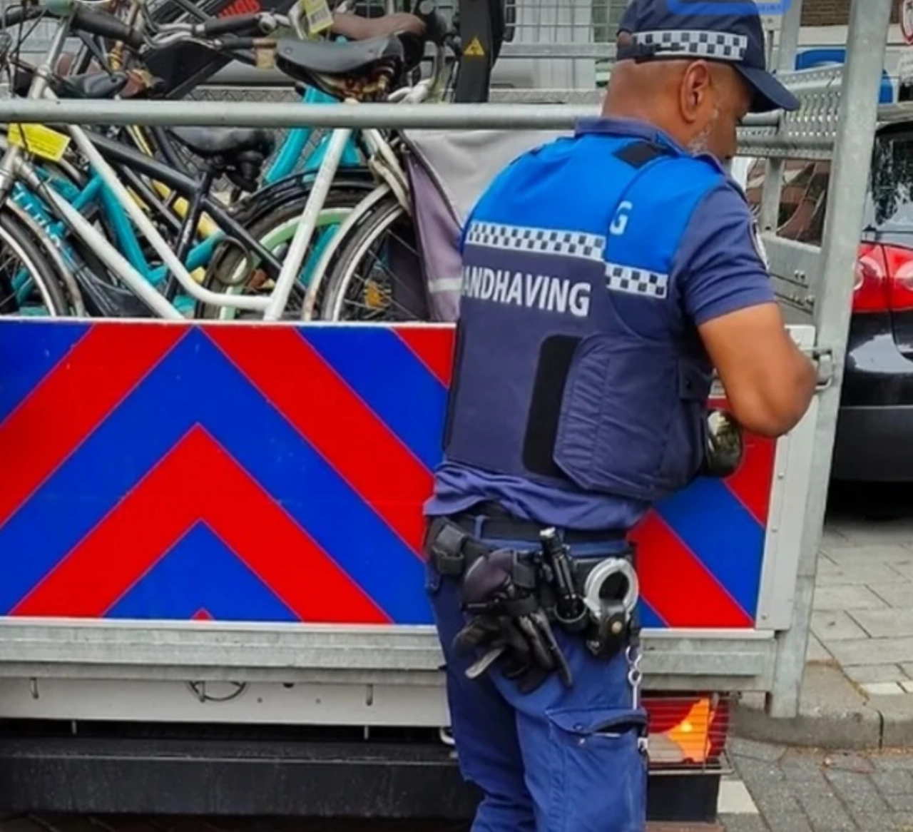 Lichtblauwe brigade haalt 32 fietsen van straat